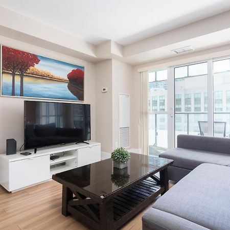 Across From The Cn Tower, Metro Toronto Convention Centre And Rogers Centre In Downtown Toronto Core 아파트 외부 사진
