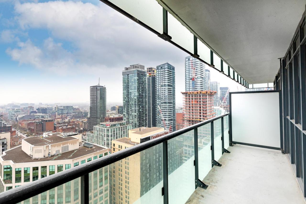 Across From The Cn Tower, Metro Toronto Convention Centre And Rogers Centre In Downtown Toronto Core 아파트 외부 사진