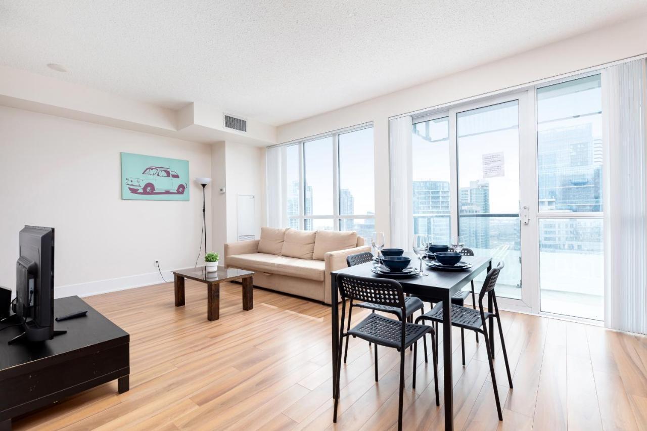 Across From The Cn Tower, Metro Toronto Convention Centre And Rogers Centre In Downtown Toronto Core 아파트 외부 사진