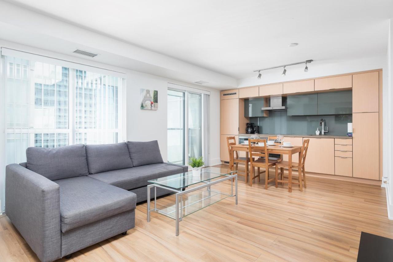 Across From The Cn Tower, Metro Toronto Convention Centre And Rogers Centre In Downtown Toronto Core 아파트 외부 사진