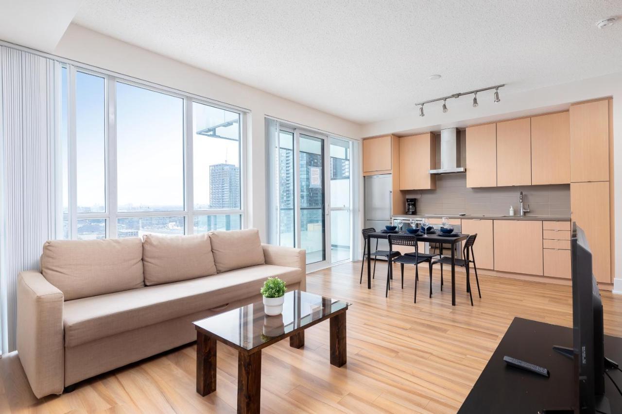 Across From The Cn Tower, Metro Toronto Convention Centre And Rogers Centre In Downtown Toronto Core 아파트 외부 사진