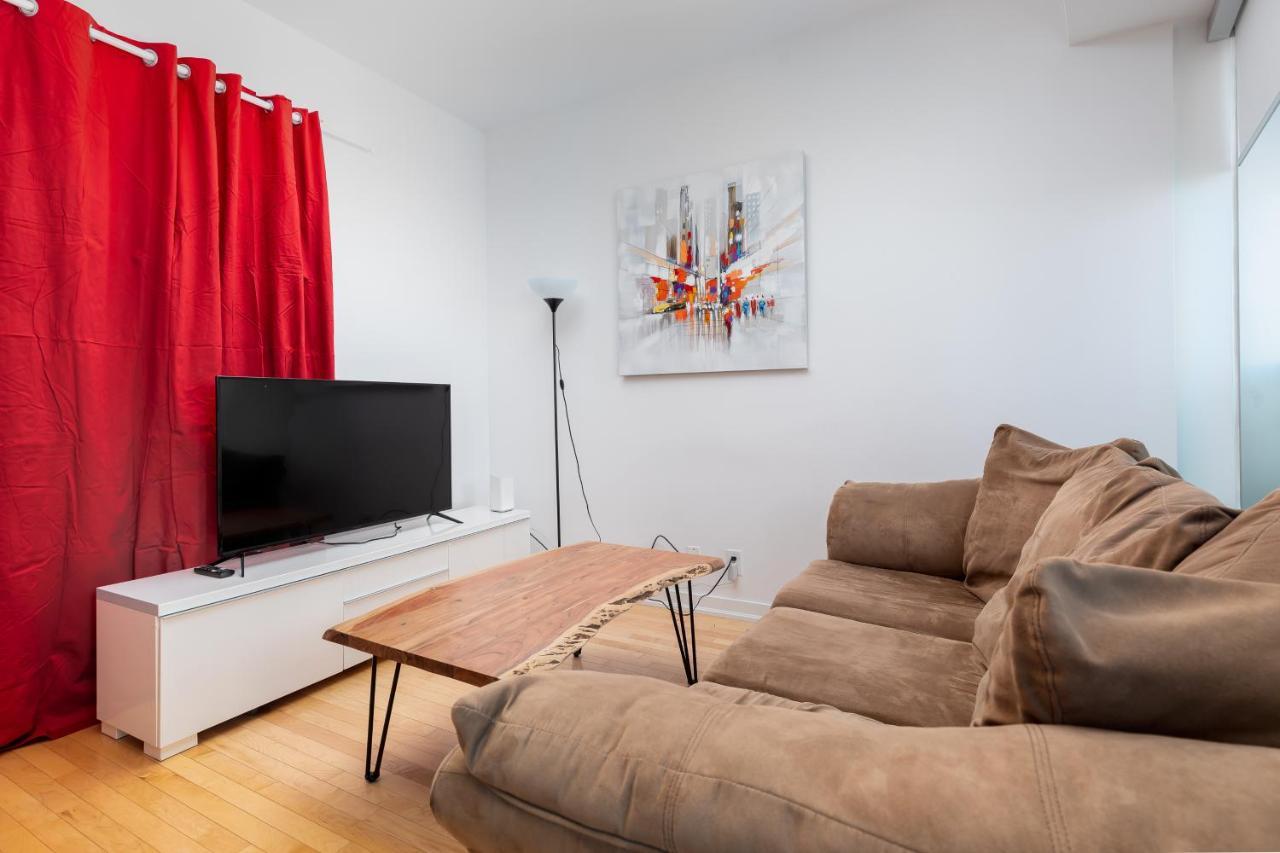 Across From The Cn Tower, Metro Toronto Convention Centre And Rogers Centre In Downtown Toronto Core 아파트 외부 사진