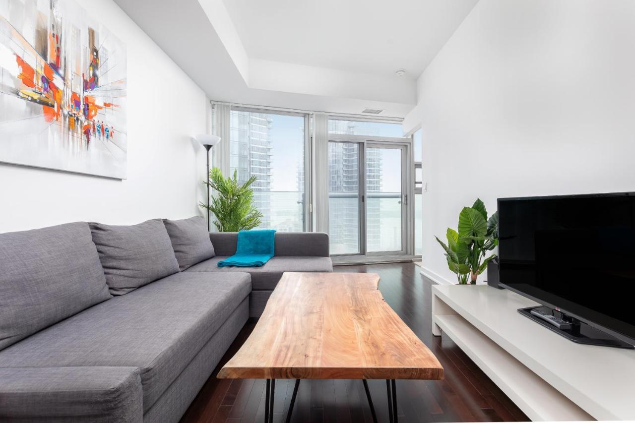 Across From The Cn Tower, Metro Toronto Convention Centre And Rogers Centre In Downtown Toronto Core 아파트 외부 사진