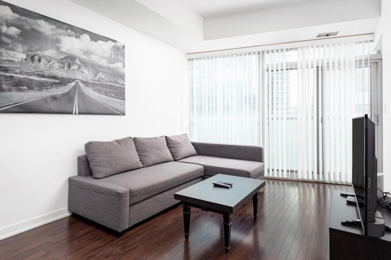 Across From The Cn Tower, Metro Toronto Convention Centre And Rogers Centre In Downtown Toronto Core 아파트 외부 사진
