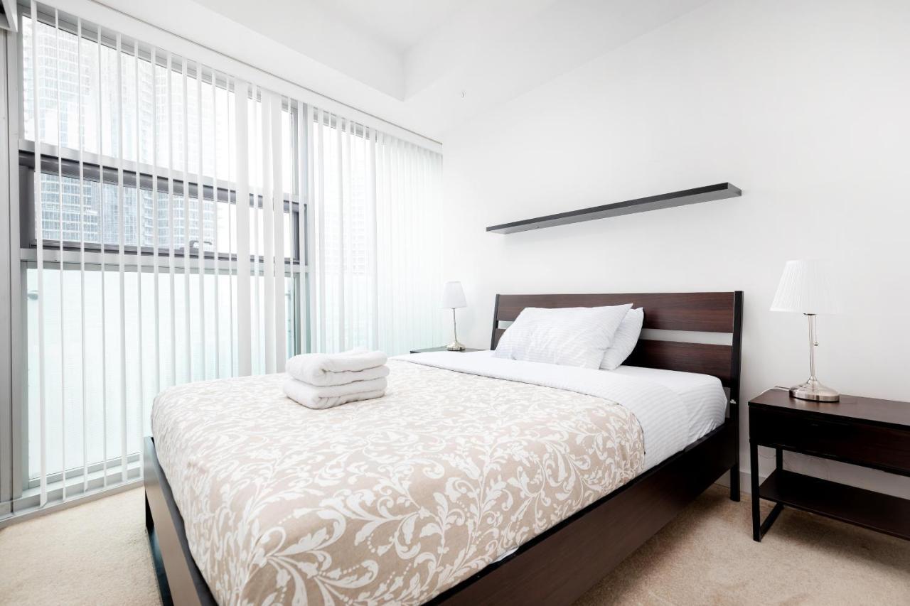 Across From The Cn Tower, Metro Toronto Convention Centre And Rogers Centre In Downtown Toronto Core 아파트 외부 사진