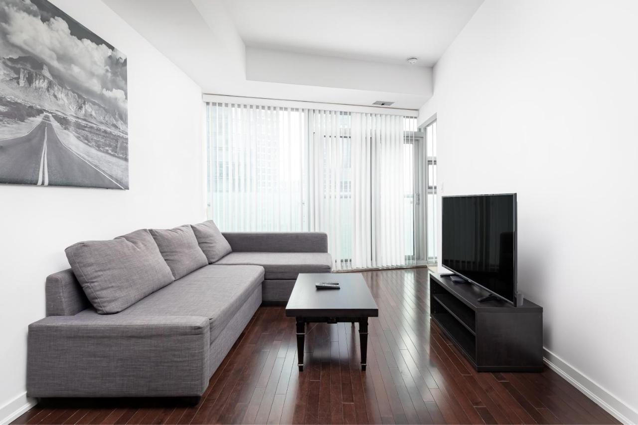 Across From The Cn Tower, Metro Toronto Convention Centre And Rogers Centre In Downtown Toronto Core 아파트 외부 사진
