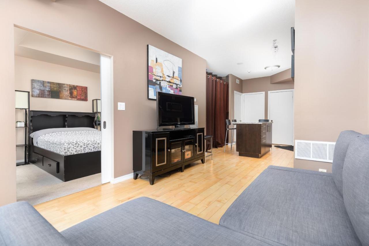Across From The Cn Tower, Metro Toronto Convention Centre And Rogers Centre In Downtown Toronto Core 아파트 외부 사진