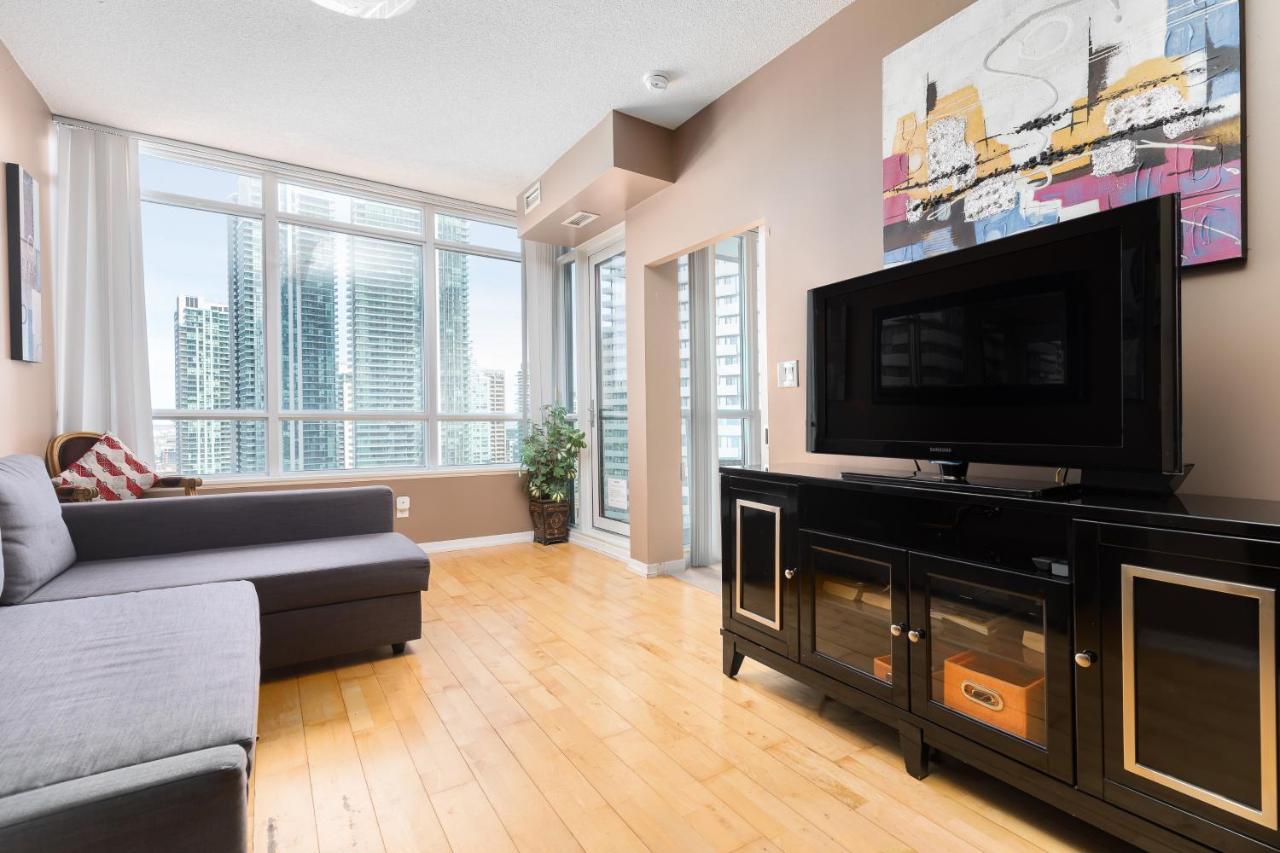 Across From The Cn Tower, Metro Toronto Convention Centre And Rogers Centre In Downtown Toronto Core 아파트 외부 사진