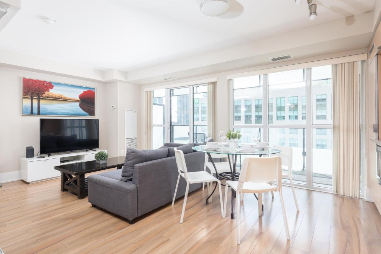 Across From The Cn Tower, Metro Toronto Convention Centre And Rogers Centre In Downtown Toronto Core 아파트 외부 사진