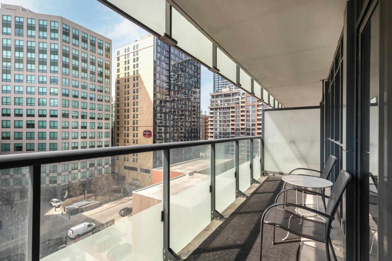 Across From The Cn Tower, Metro Toronto Convention Centre And Rogers Centre In Downtown Toronto Core 아파트 외부 사진