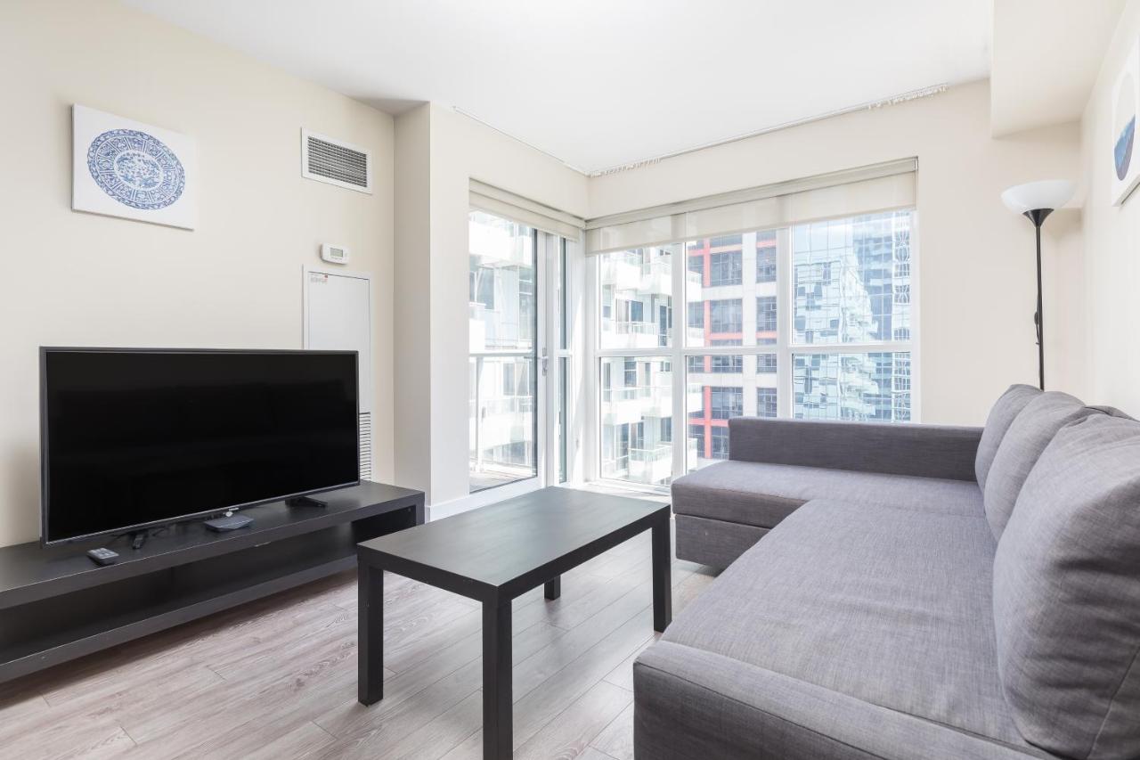 Across From The Cn Tower, Metro Toronto Convention Centre And Rogers Centre In Downtown Toronto Core 아파트 외부 사진